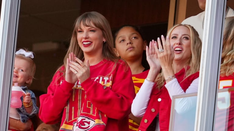 Taylor Swift sigue siendo el amuleto de los Chiefs